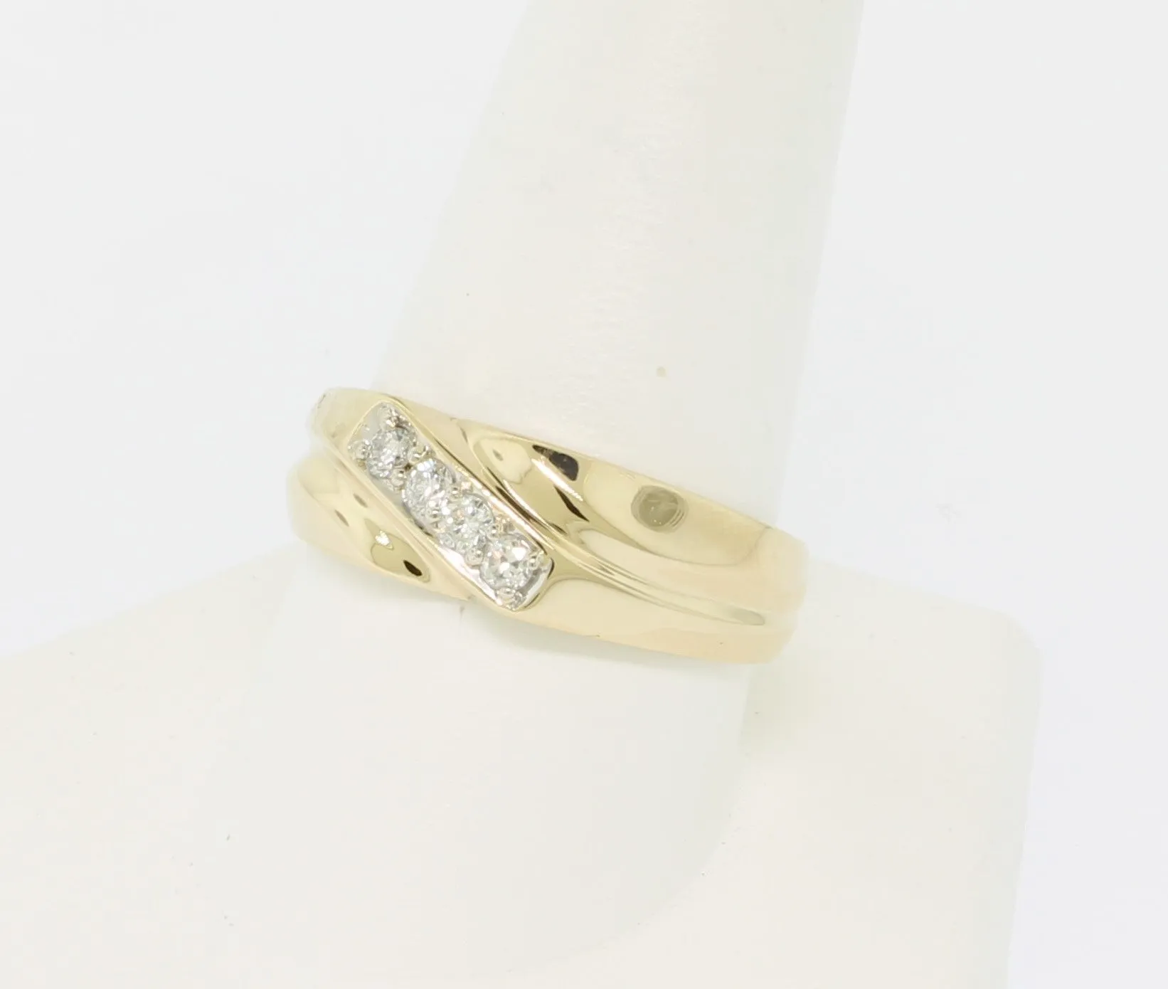 14K Yellow Gold 4 Diamond Ring .28TW (I-I1) Size 11 Preowned Jewelry